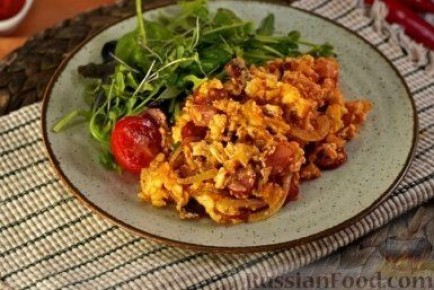 Пражский салат с говядиной и яблоком — спокойное разъяснение вкуса и сервировки