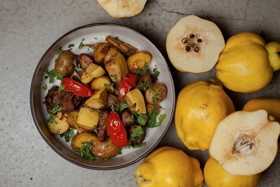 Оджахури с айвой: вкусное сочетание свинины и фруктов