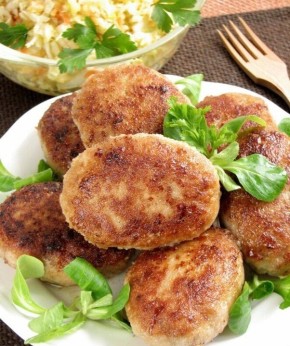 Советские секреты идеальных котлет: узнайте три полезных совета от 1952 года