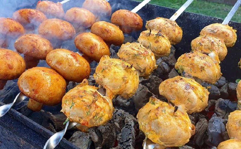 Шашлык из шампиньонов: как удивить даже мясоедов