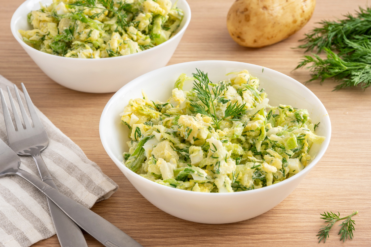 Лёгкий салат из молодой капусты: вкус, который пленяет с первого укуса