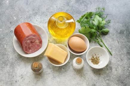 Вкусные яичные конвертики с сыром и ветчиной: простой рецепт