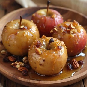 Печеные яблоки: простое угощение к столу
