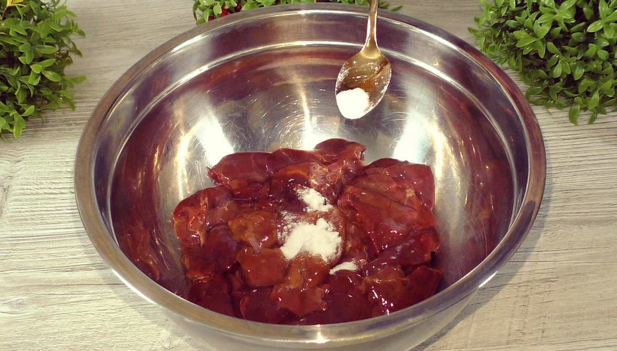 Как приготовить куриную печёнку с луком без соды: удивительный рецепт