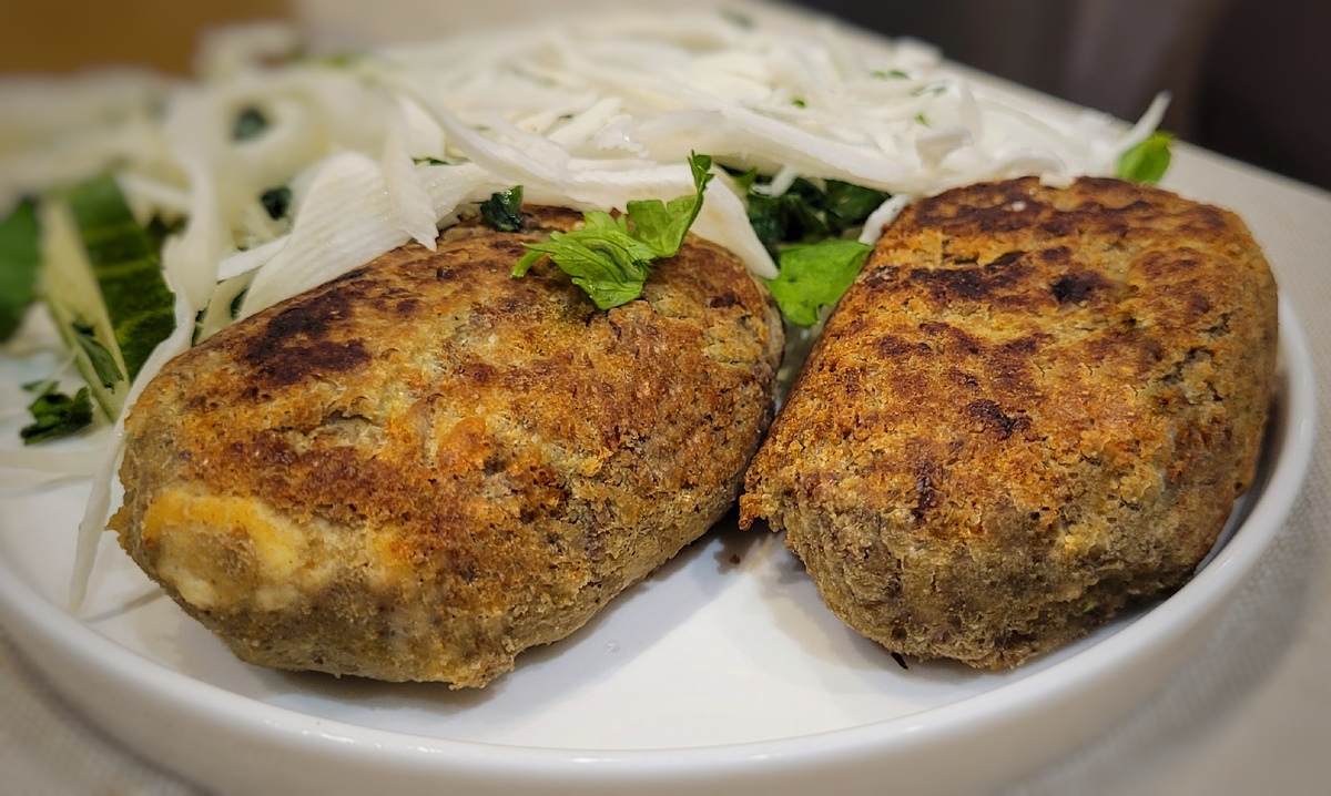 Чечевичные котлеты с богатым составом и отменным вкусом