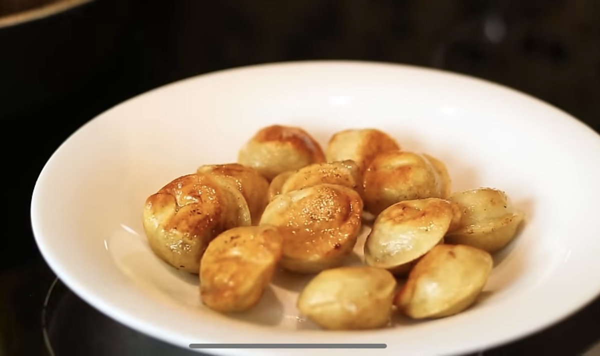 Как быстро и вкусно приготовить хрустящие жареные пельмени за 20 минут