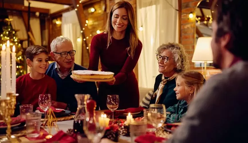 Приготовление новогоднего стола 2026: блюда на удачу в год Красной Огненной Лошади