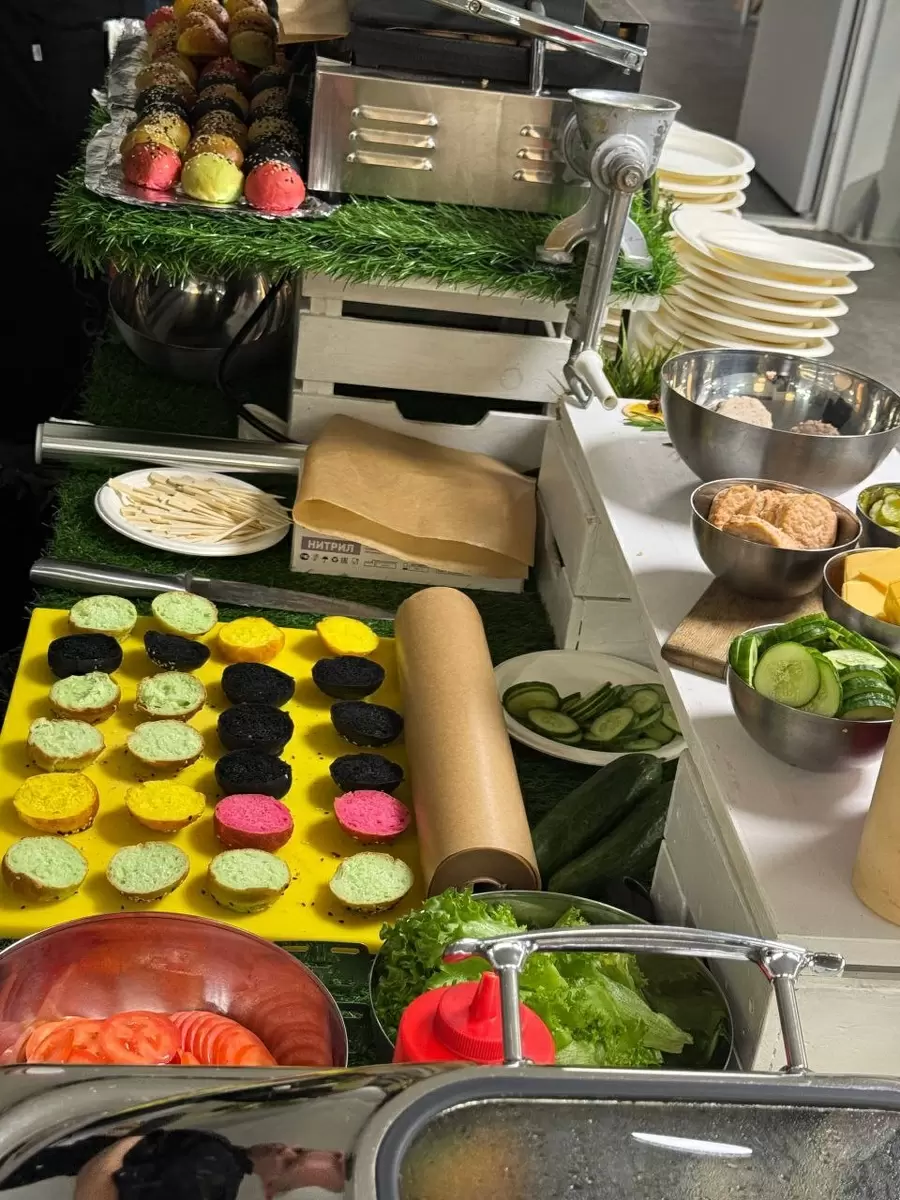 Бургерная станция: праздник вкуса и живой атмосферы на вашем мероприятии