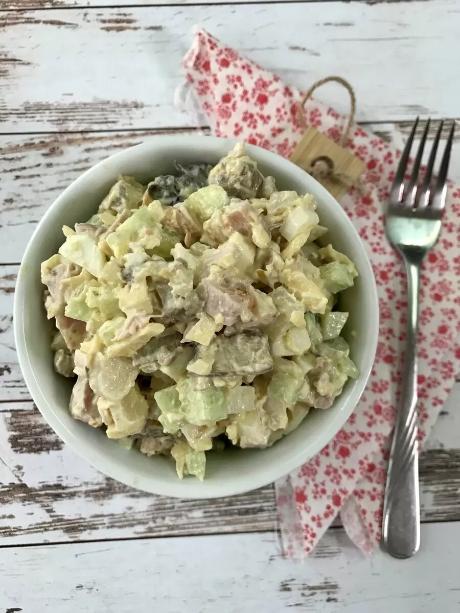 Салат с копченой курицей: идеальное сочетание вкусов для вашего стола