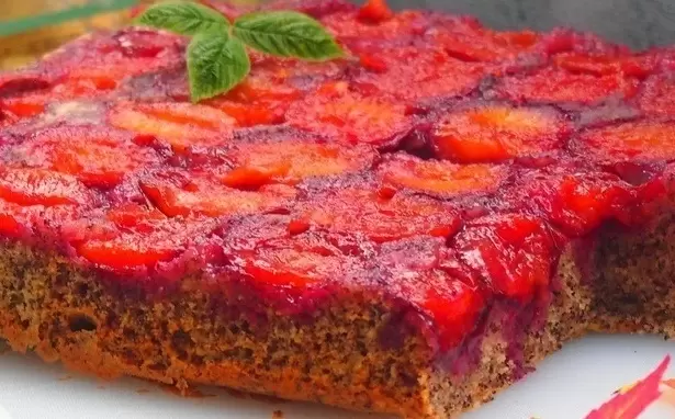 Необычный сливовый пирог, который порадует всех