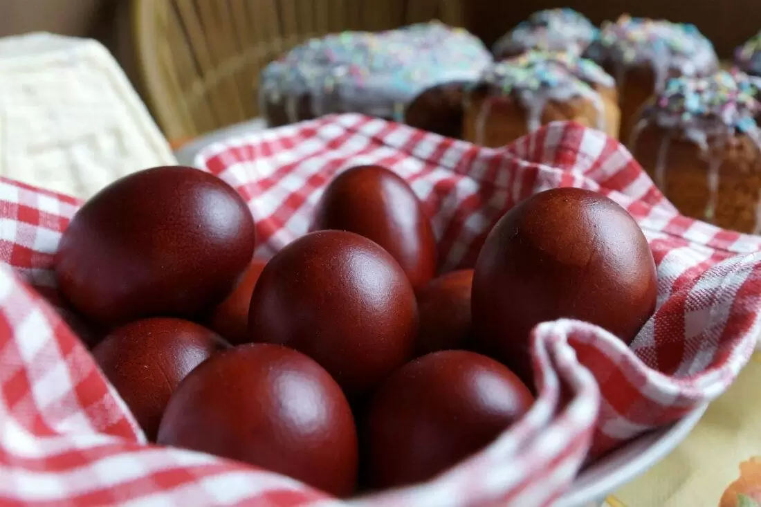 Традиции покраски пасхальных яиц в Грузии: использование корня эндро