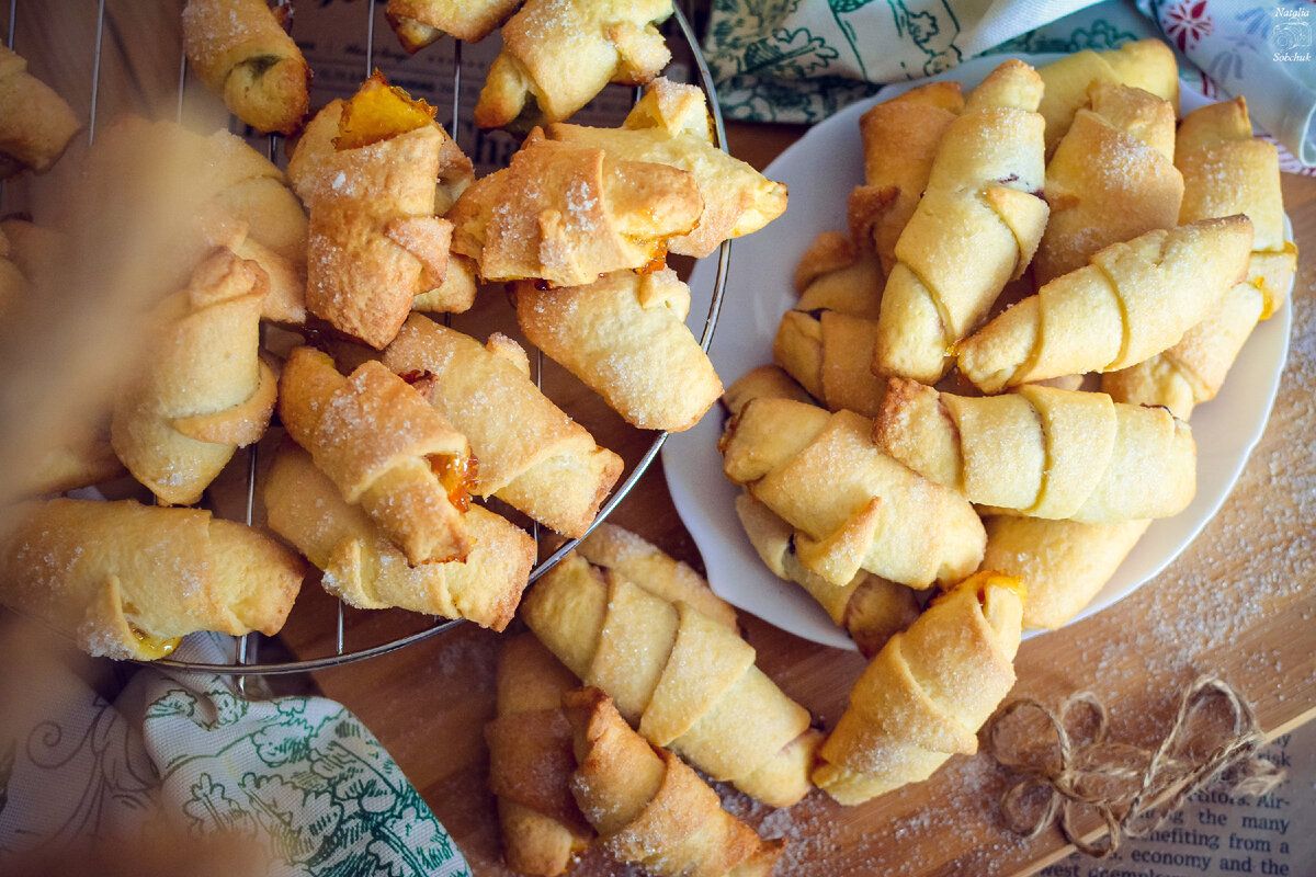Рогалики с абрикосовым джемом: простой и вкусный рецепт