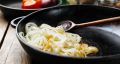 Искусство жарки лука: секреты мастерства на кухне