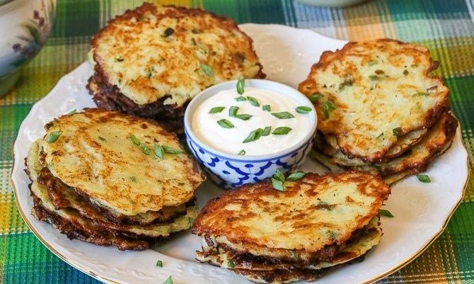 Драники с сыром и зеленым луком: быстрый и аппетитный рецепт